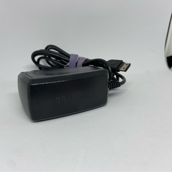 ORIGINAL OEM Samsung ATADS10JBE AC Adapter SGH-T469 ,SGH-T559, SGH-T139 - Picture 1 of 3